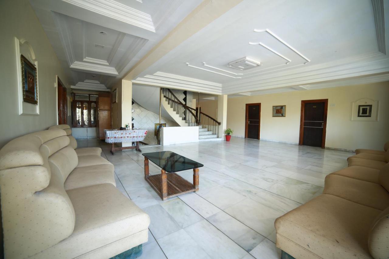 เชอราโทน อะ ลักชัวรี โฮเต็ล เมาน์อาบู Hotel เมาท์อาบู ภายนอก รูปภาพ