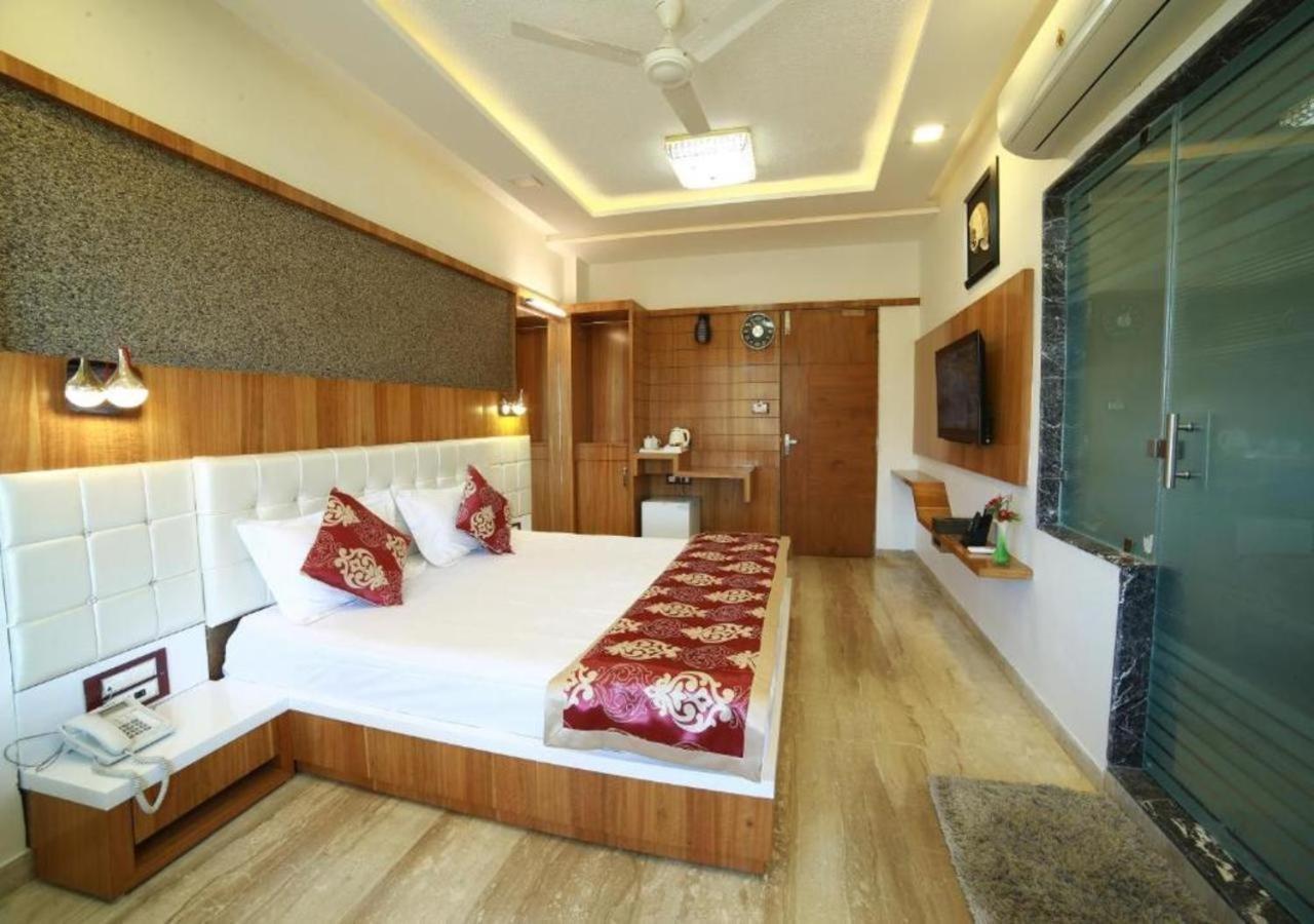เชอราโทน อะ ลักชัวรี โฮเต็ล เมาน์อาบู Hotel เมาท์อาบู ห้อง รูปภาพ