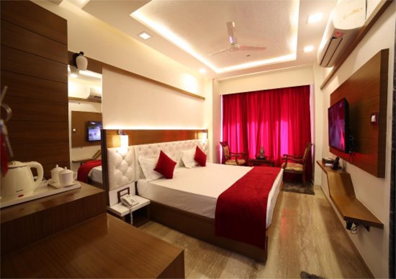 เชอราโทน อะ ลักชัวรี โฮเต็ล เมาน์อาบู Hotel เมาท์อาบู ภายนอก รูปภาพ