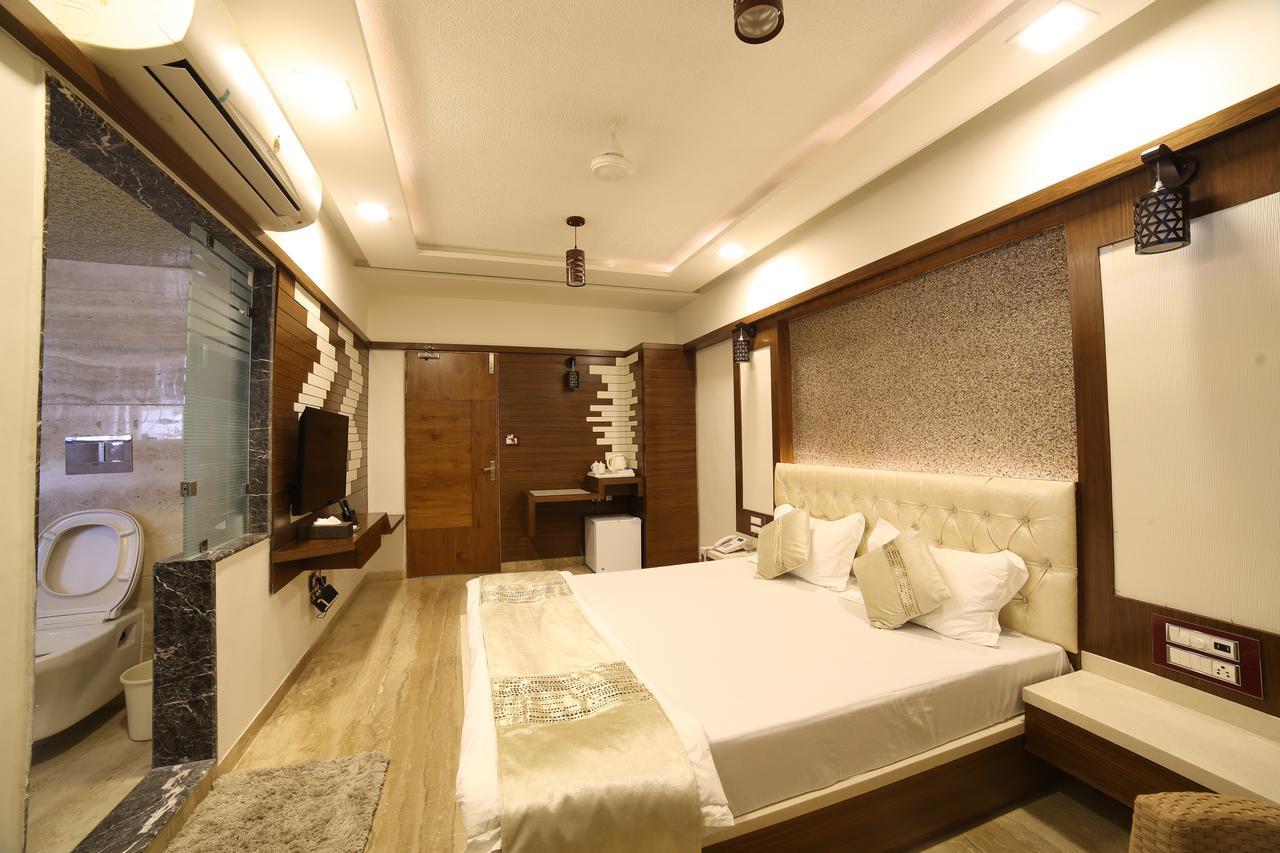 เชอราโทน อะ ลักชัวรี โฮเต็ล เมาน์อาบู Hotel เมาท์อาบู ภายนอก รูปภาพ