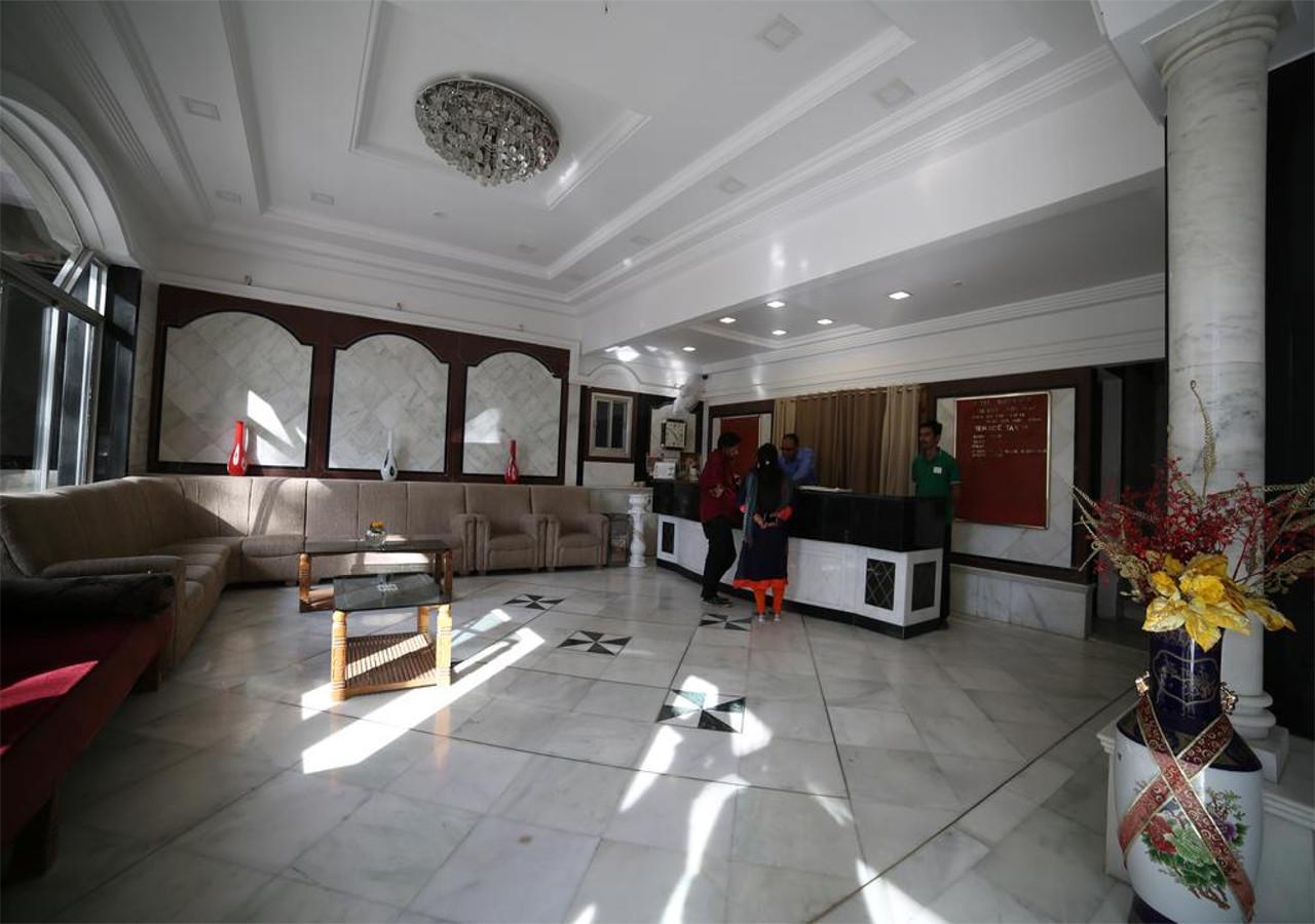 เชอราโทน อะ ลักชัวรี โฮเต็ล เมาน์อาบู Hotel เมาท์อาบู ภายนอก รูปภาพ