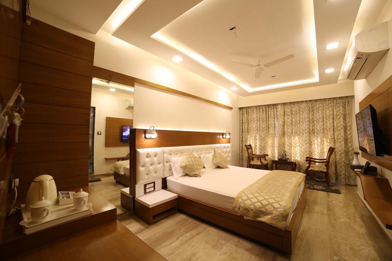 เชอราโทน อะ ลักชัวรี โฮเต็ล เมาน์อาบู Hotel เมาท์อาบู ภายนอก รูปภาพ